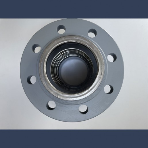 Expansion joint with floating flanges